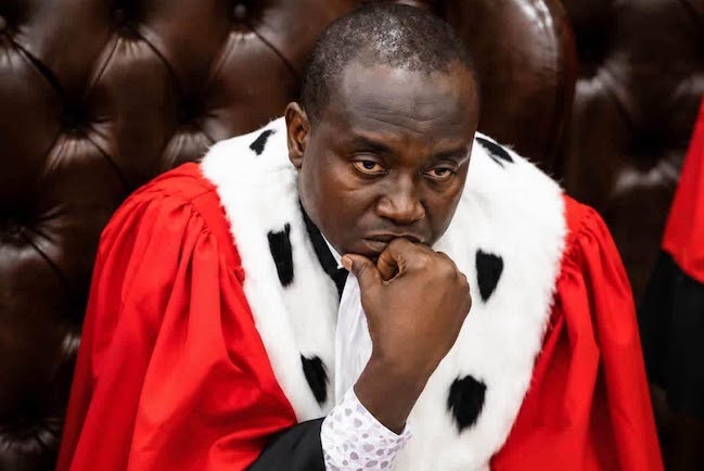 Guinée : l’ex-magistrat Algassimou Diallo transféré à 700 km de Conakry, ses avocats dénoncent un éloignement controversé
