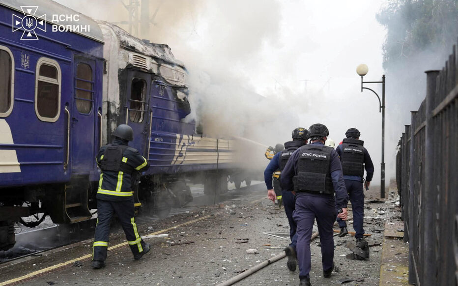 Ukraine : un drone russe frappe un train près de la frontière polonaise, peu après le passage de Boris Johnson et de responsables européens