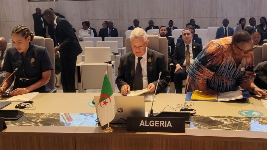 Alger plaide pour une implication des dirigeants africains dans les médiations : les contradictions d’une diplomatie en quête d’influence