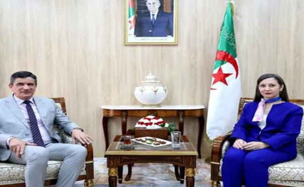 Accueil du Ministre-Wali d&rsquo;Alger par Khalida Boufedche