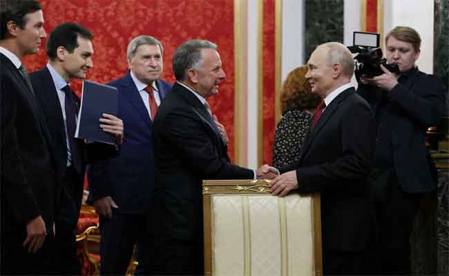 Poutine ordonne une pause des frappes sur Kyiv pendant les négociations avec les émissaires de Trump