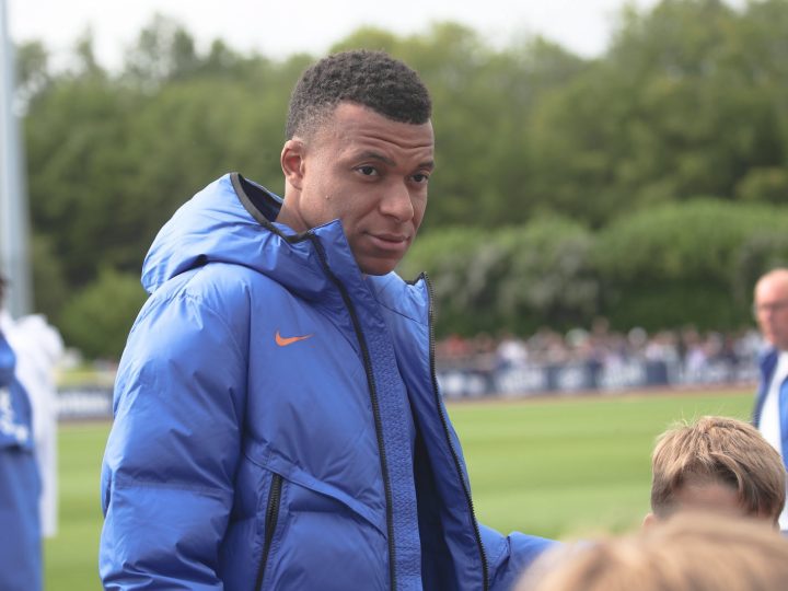 Équipe de France : touché par un syndrome grippal, Mbappé manque l’entraînement de Zidane