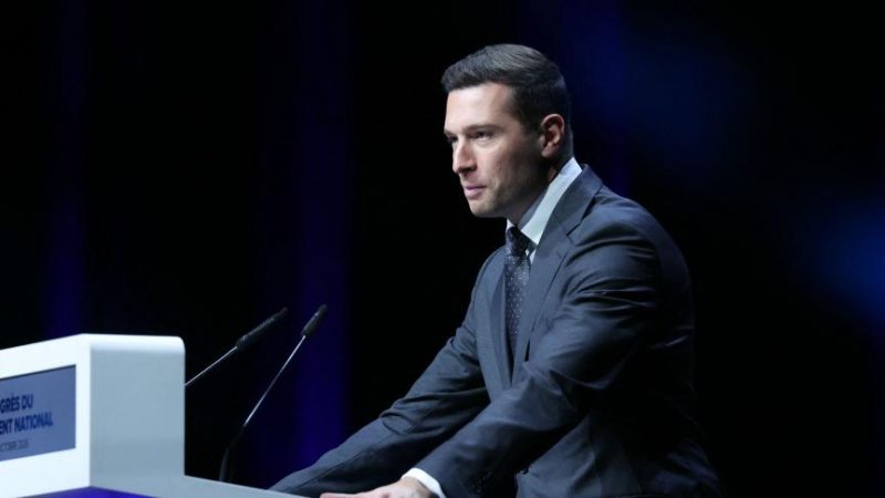 Bardella réélu à 99 % à la tête du RN : cap sur l’Élysée pour Marine Le Pen