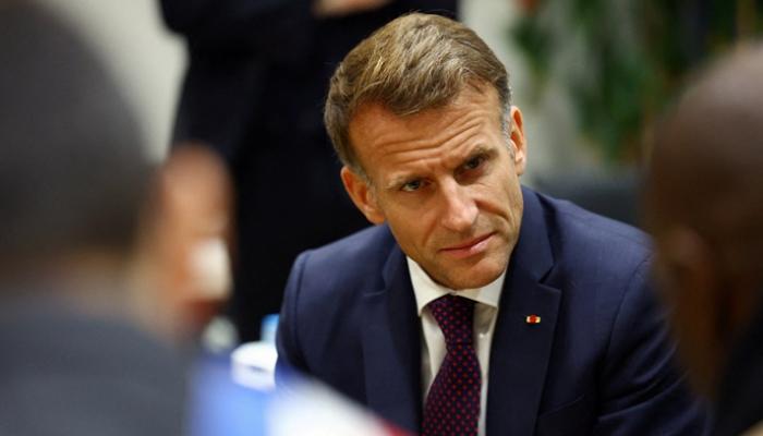 Fusillade dans les Yvelines : Emmanuel Macron dénonce un « attentat terroriste raciste » et évoque un tournant pour la République