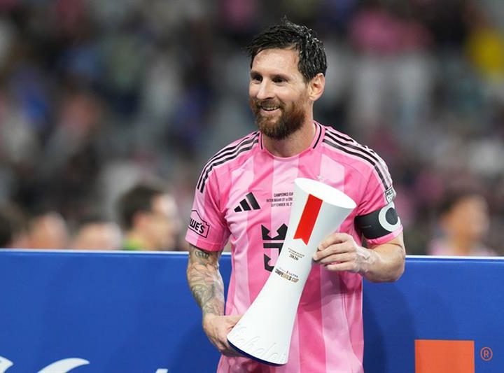 Hommage à Lionel Messi : l’Université de Buenos Aires lui décerne sa plus haute distinction honorifique