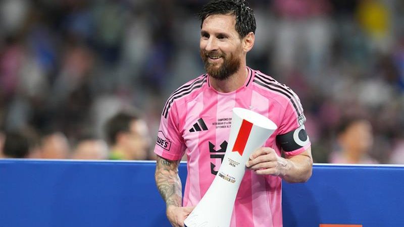 Hommage à Lionel Messi : l’Université de Buenos Aires lui décerne sa plus haute distinction honorifique