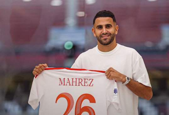Qatar : Riyad Mahrez rejoint officiellement Al-Shamal et retrouve Baghdad Bounedjah