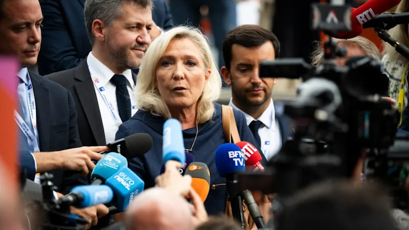 Ukraine : Marine Le Pen promet de couper les aides financières six mois après son élection