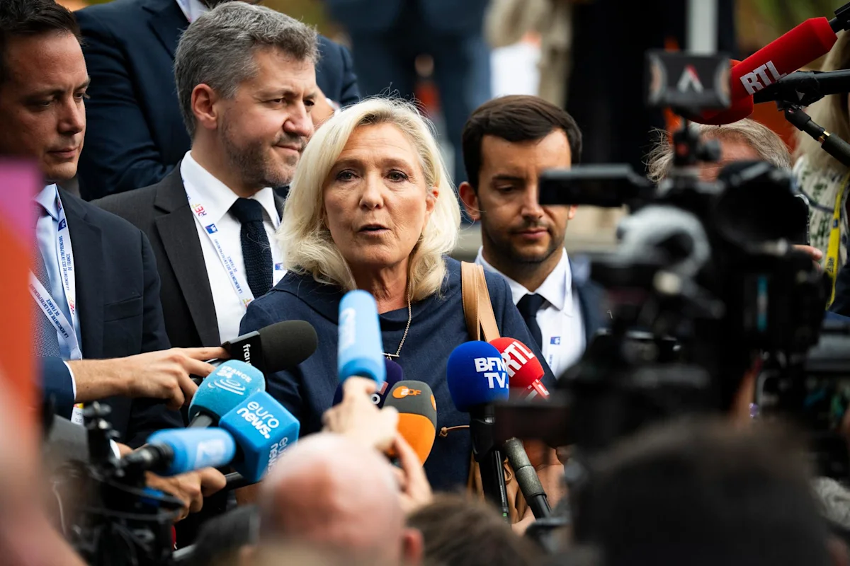 Ukraine : Marine Le Pen promet de couper les aides financières six mois après son élection