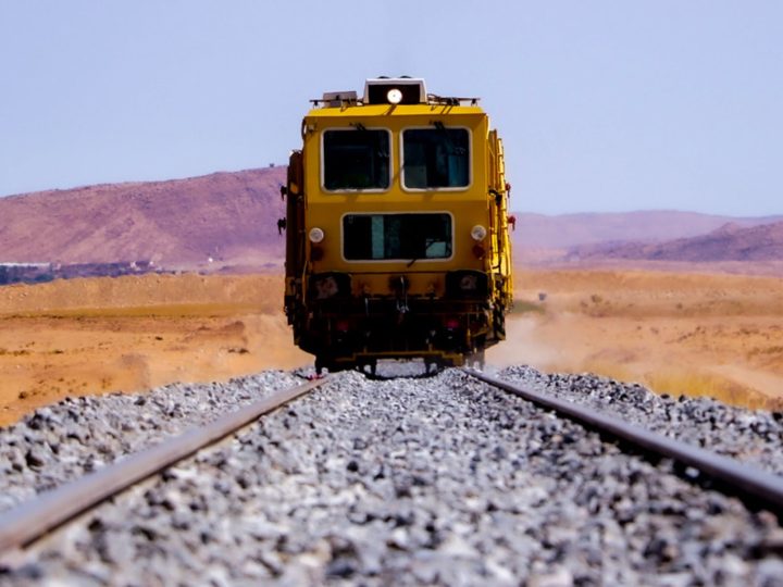 Grave agression contre un train de marchandises à Relizane : un conducteur grièvement blessé