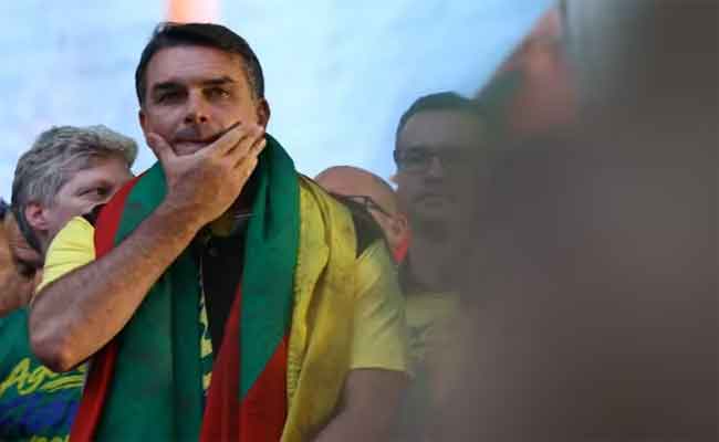 Brésil : Flavio Bolsonaro aurait fui aux États-Unis après l’annulation de ses passeports
