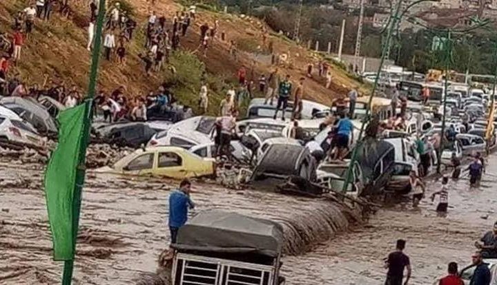 Tandis que les généraux profitent de l&rsquo;or noir du peuple algérien, le pays balance au rythme des catastrophes, des brasiers de l&rsquo;été aux crues de l&rsquo;hiver