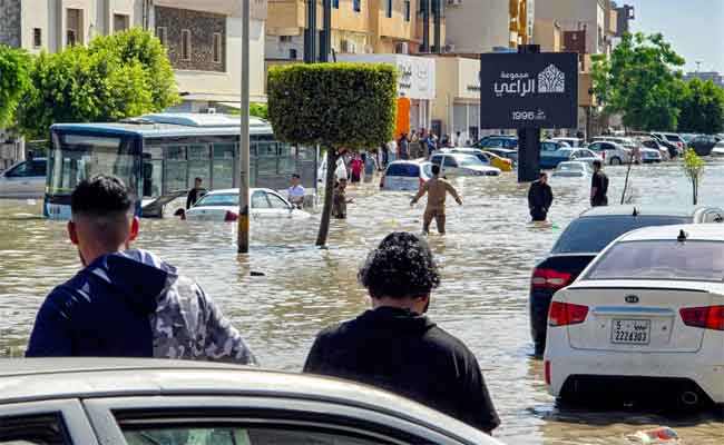 Libye : de fortes pluies paralysent Tripoli, des rues inondées et un mort par électrocution
